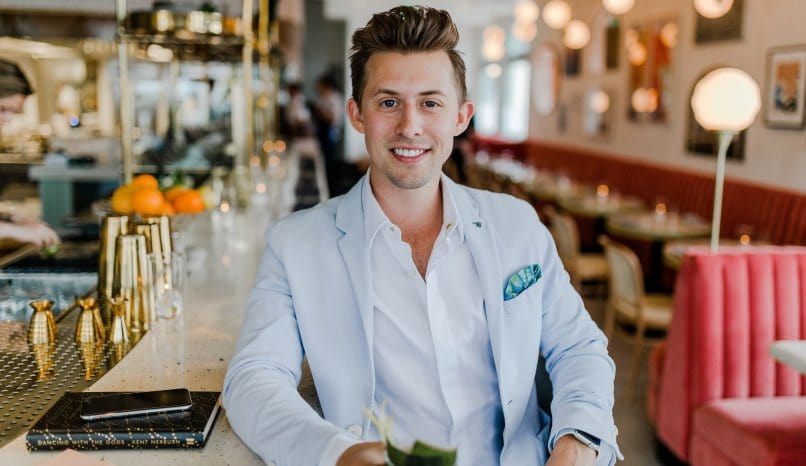 Un commercial au restaurant