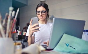 Une commerciale B2B qui fait du cold calling