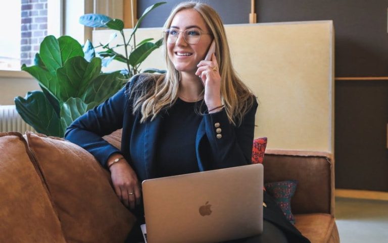 Une Sales B2B qui vend par téléphone